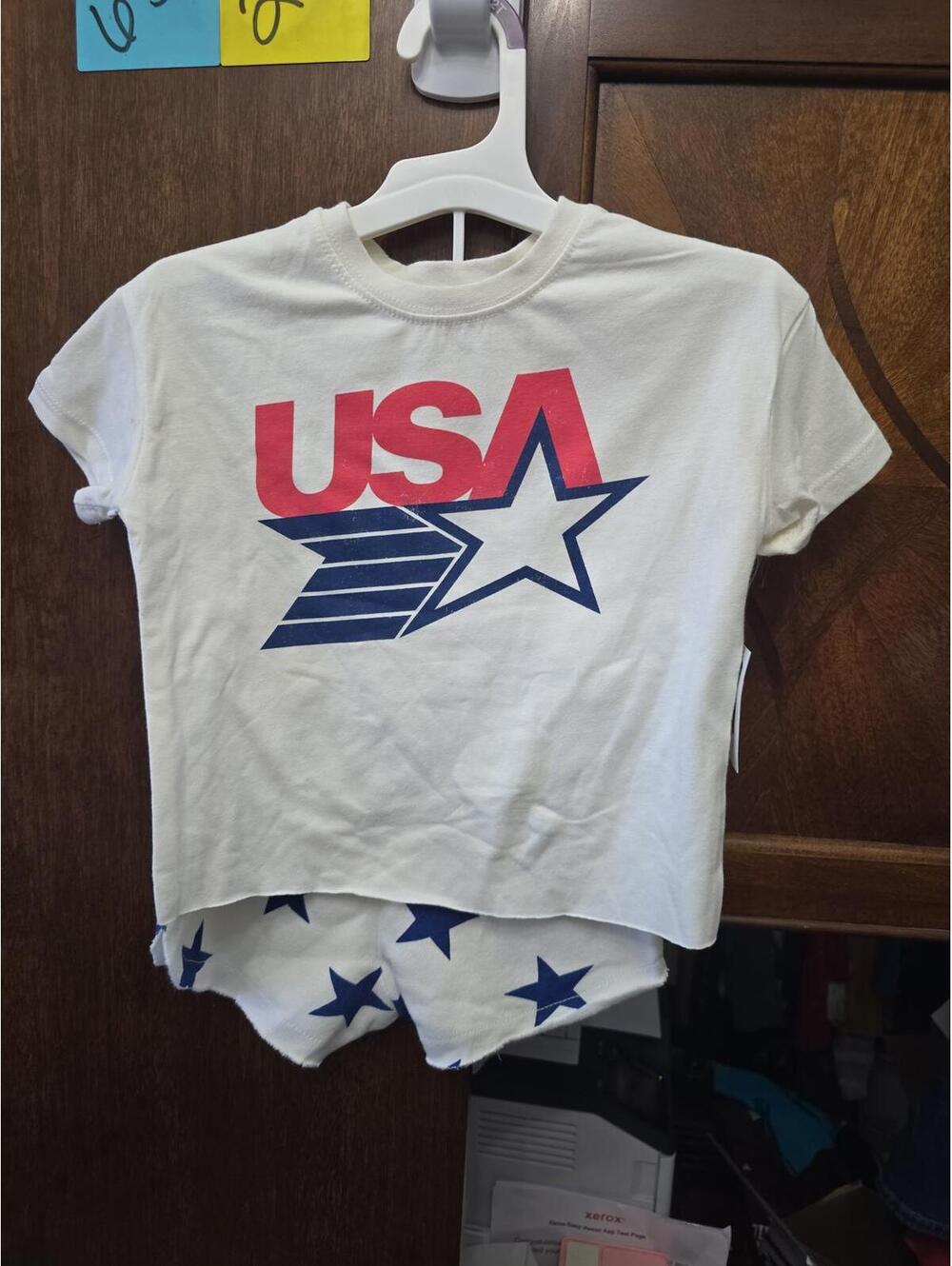 2t brand new outfit from targets, item 655